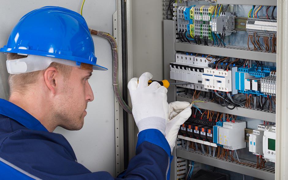 électricien de maintenance Magny-les-Hameaux