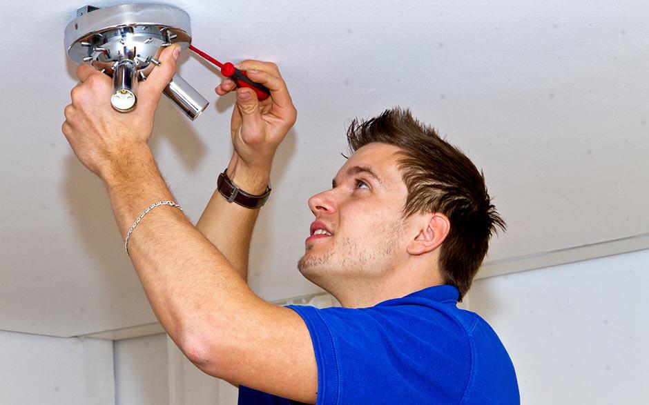 électricien de maintenance Magny-les-Hameaux